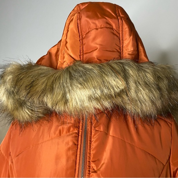 Belted Puffer Jacket Size M - Picture 8 of 13